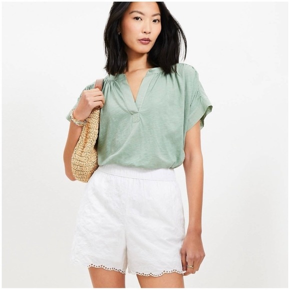 LOFT Pants - LOFT Eyelet Shorts XS White NWT Scalloped Cotton Boho Floral Embroidery‎